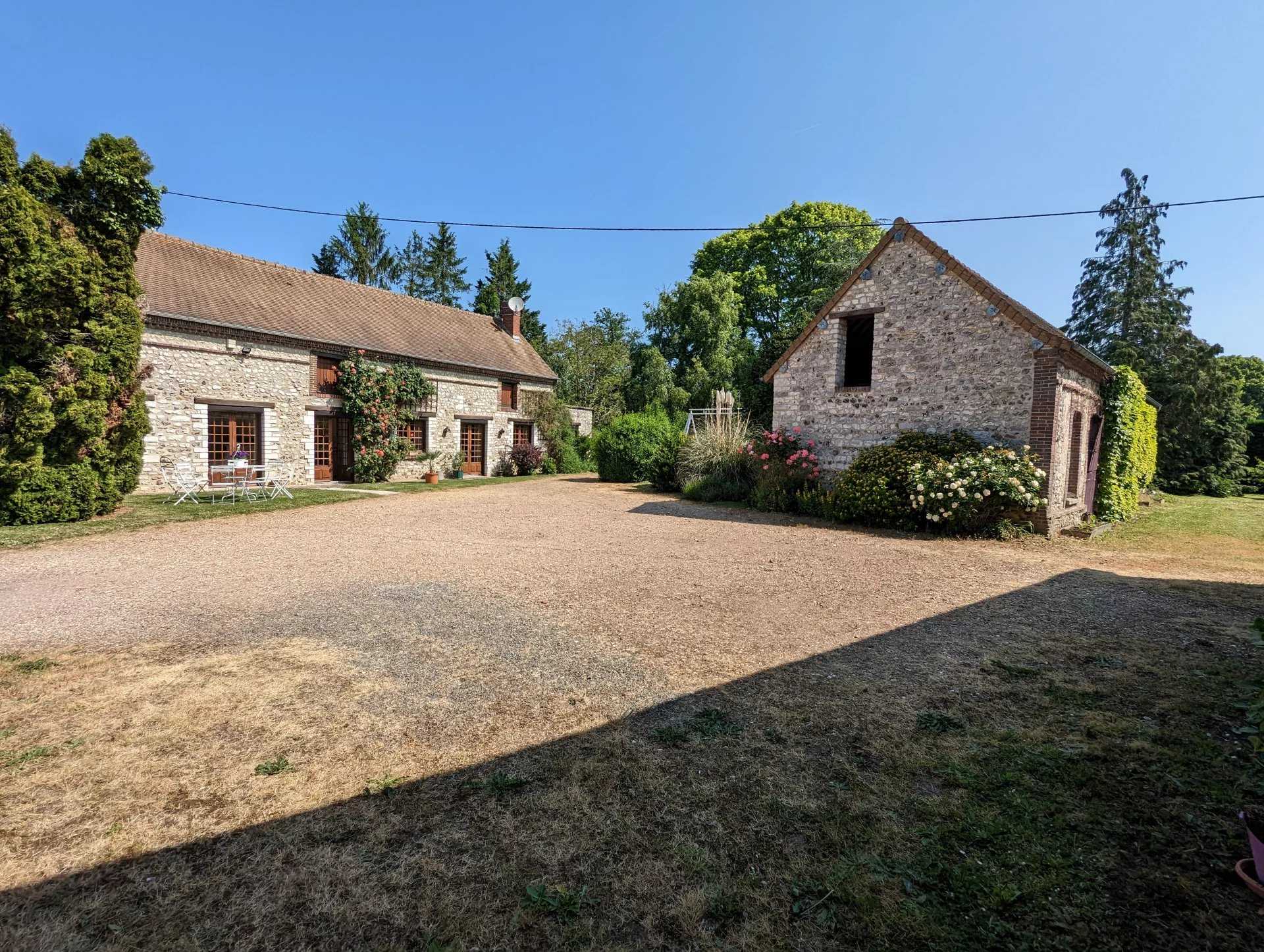House in Fontaine-sous-Jouy, Normandie 12374980