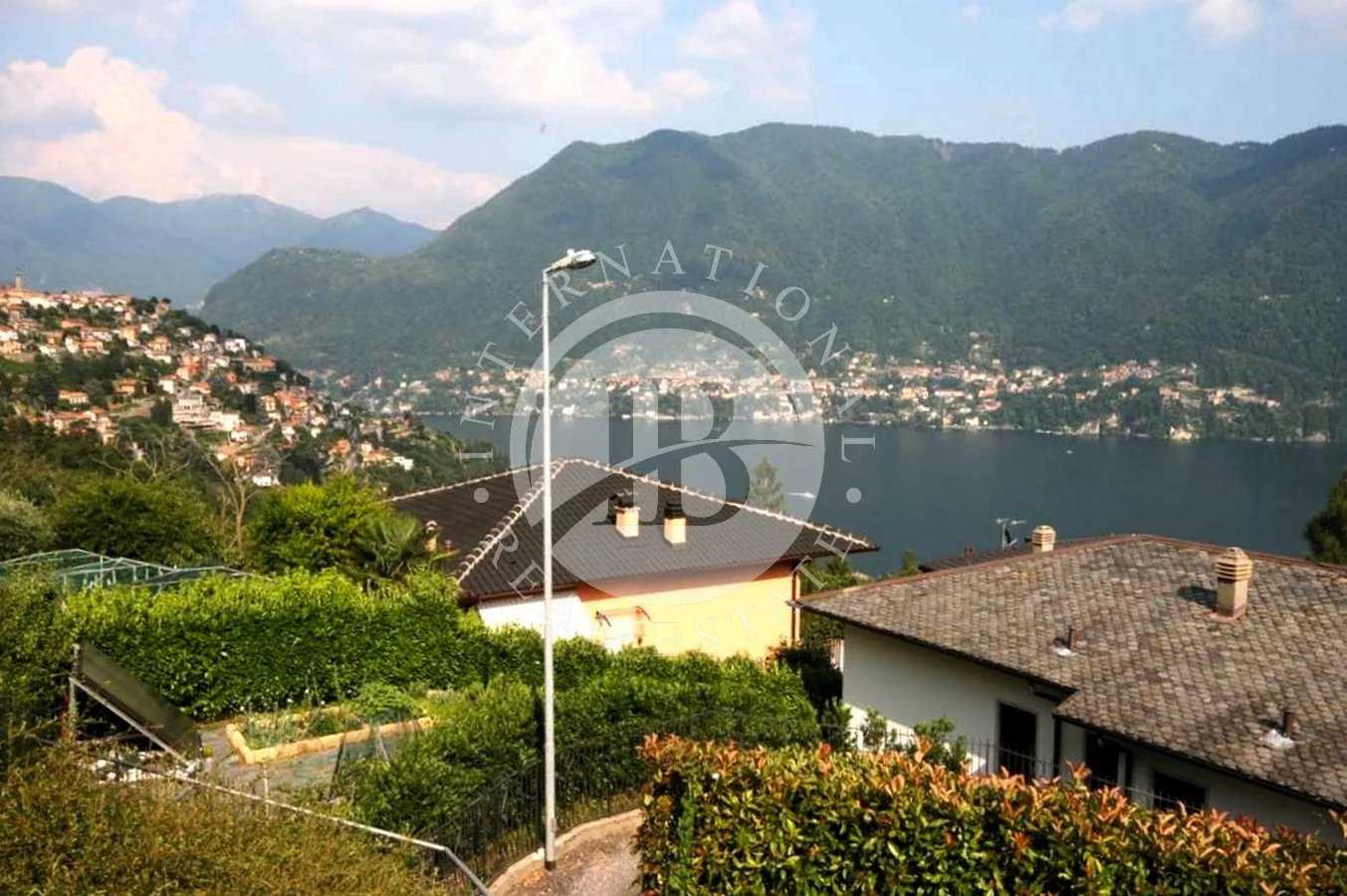 House in Cernobbio, Lombardy 12374998