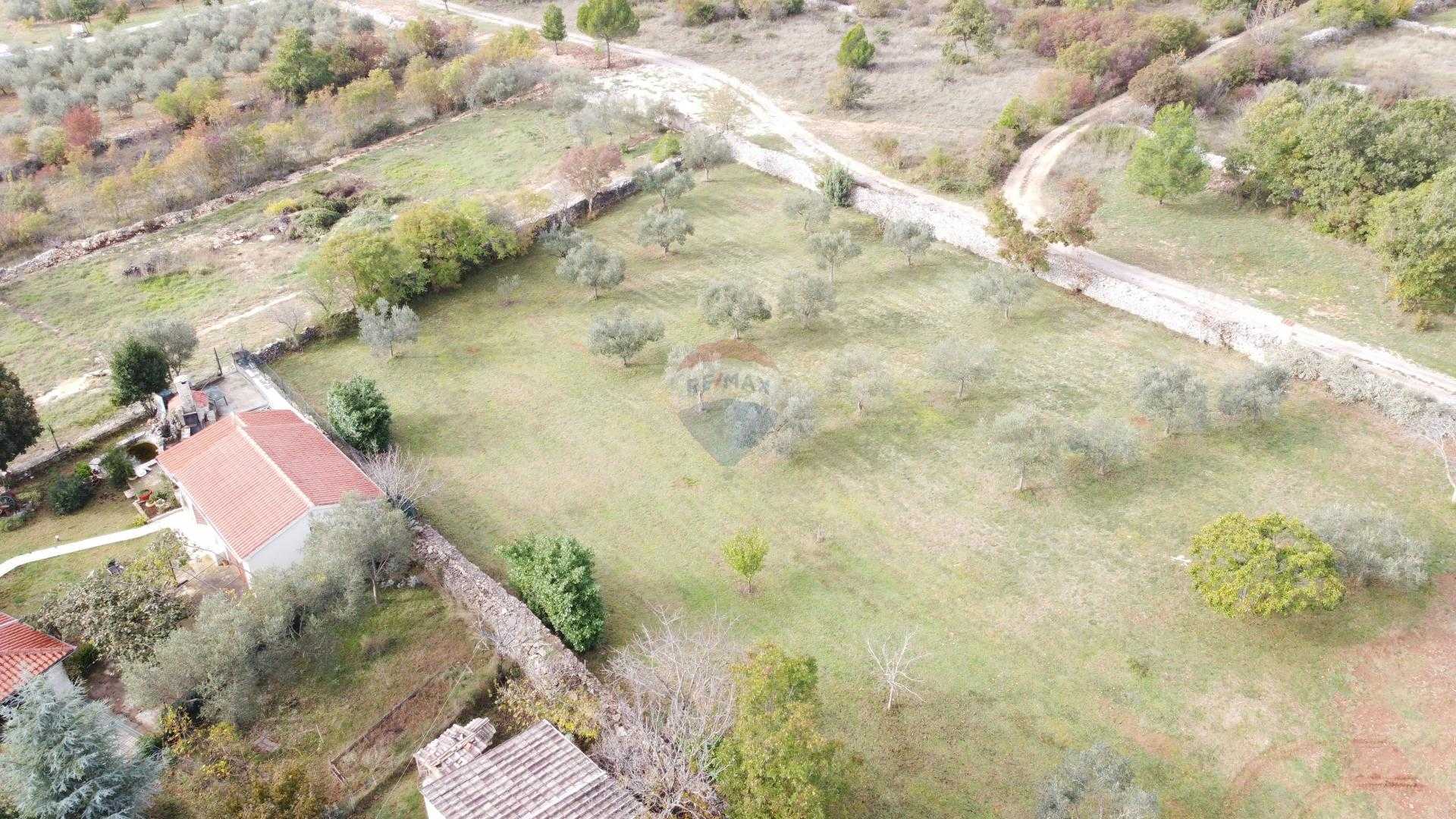 Tanah dalam Vodnjan, Istarska županija 12375886