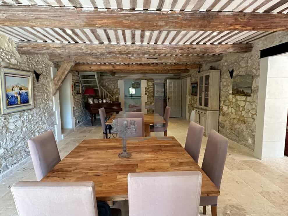 집 에 L'Isle-sur-la-Sorgue, Provence-Alpes-Côte d'Azur 12376628