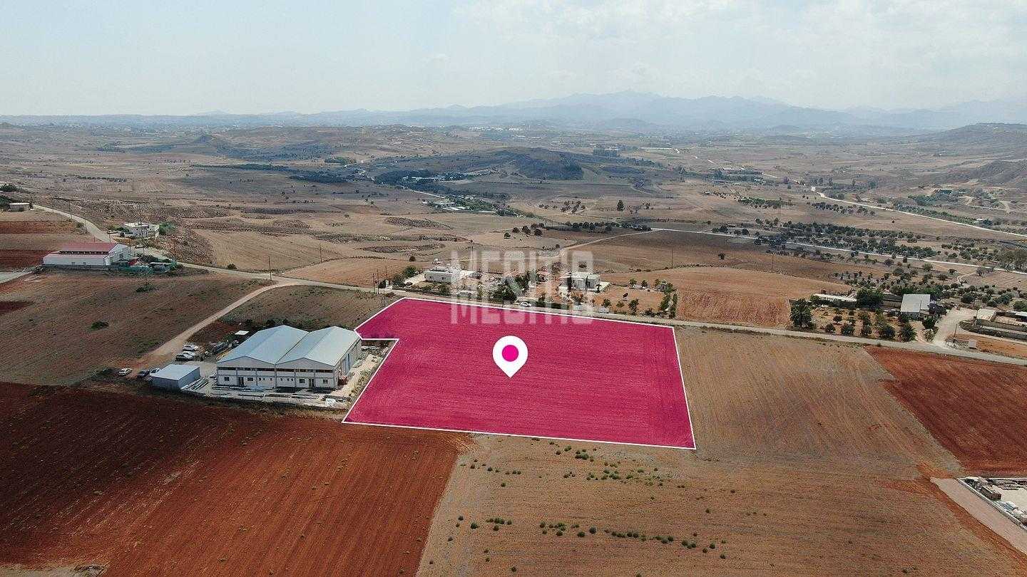 भूमि में Ayioi Trimithias, Nicosia 12379017
