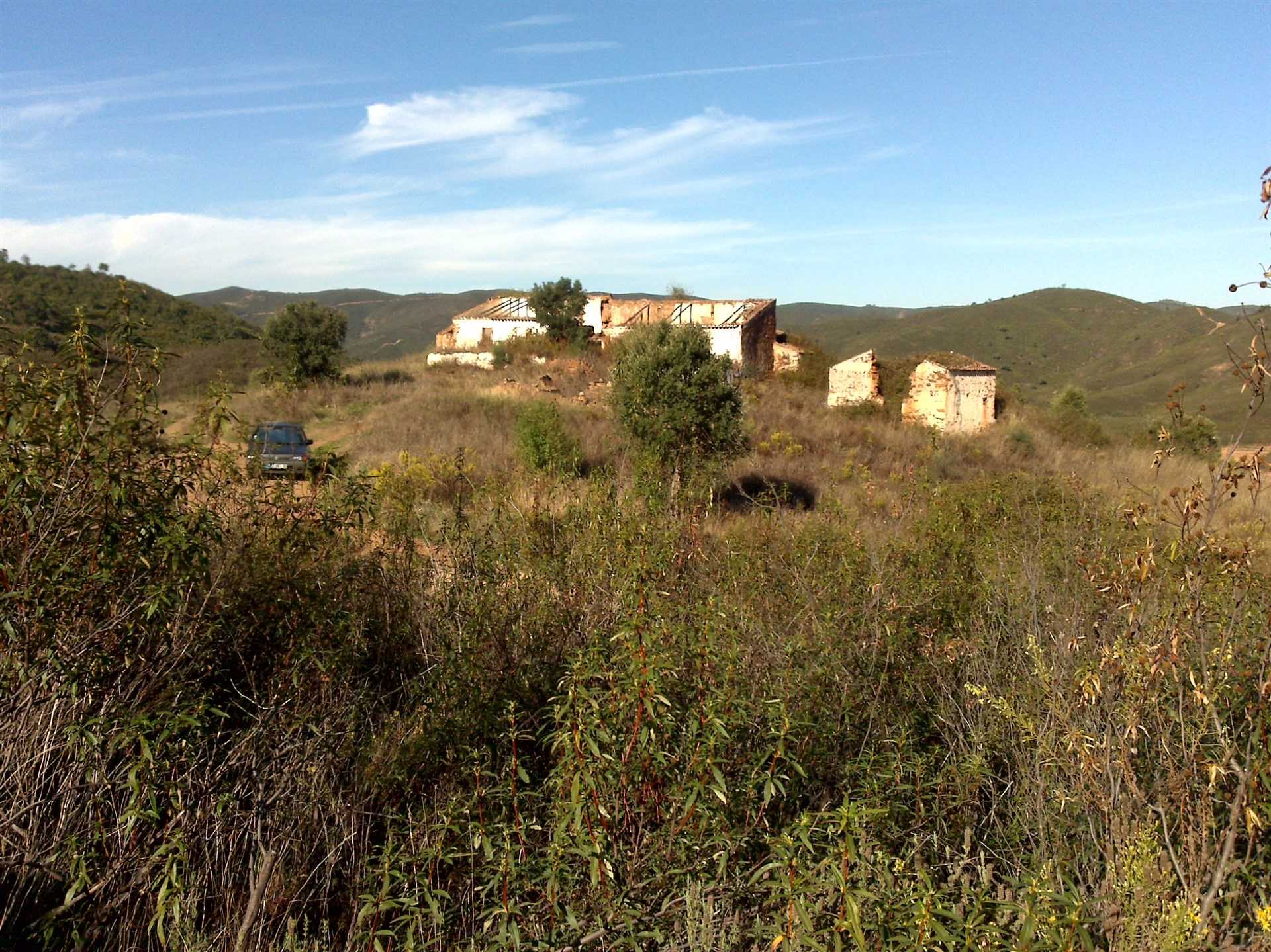 Land in Silves, Faro District 12380428