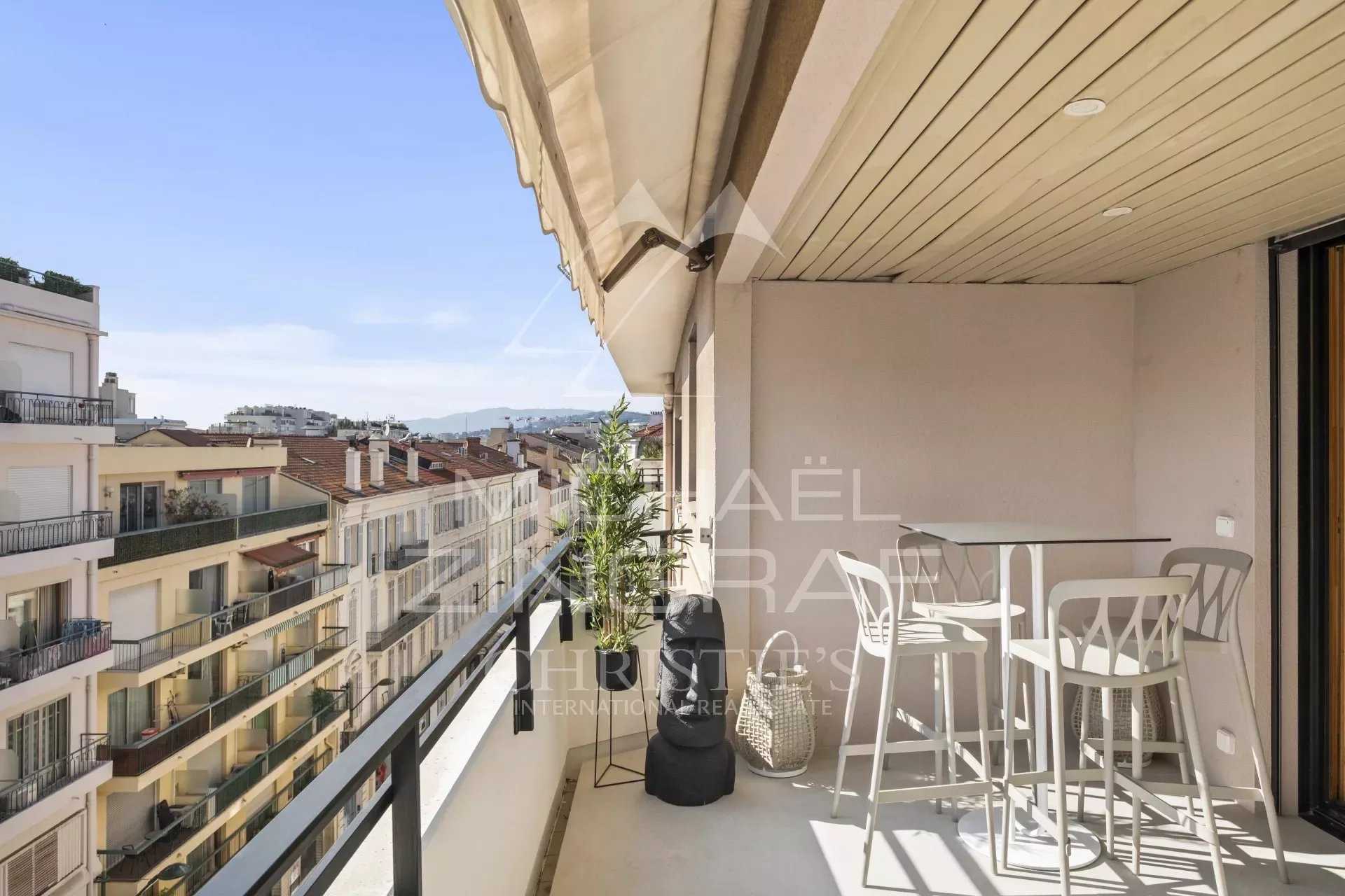 Condominium in Cannes, Provence-Alpes-Cote d'Azur 12381271