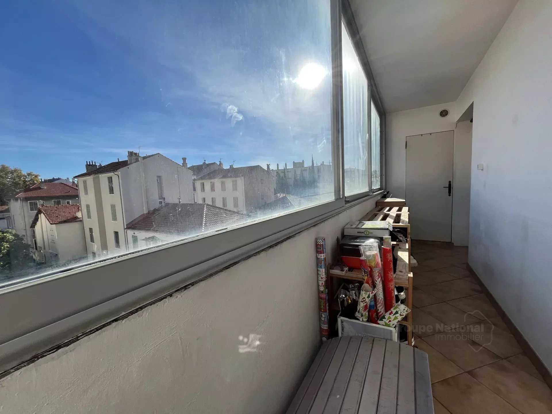 Квартира в Toulon, Var 12381304