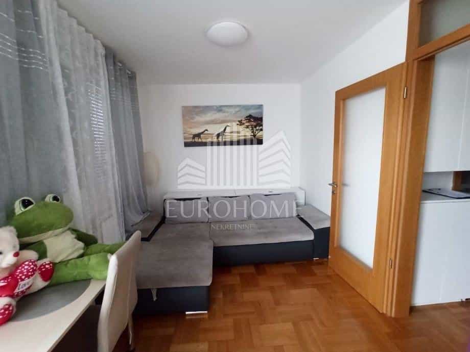公寓 在 Zagreb, Grad Zagreb 12381626