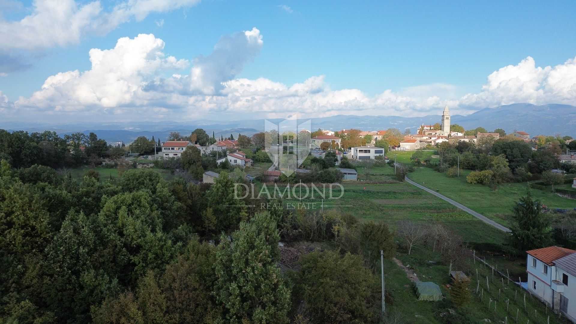 Land in Gracisce, Istarska Zupanija 12382245