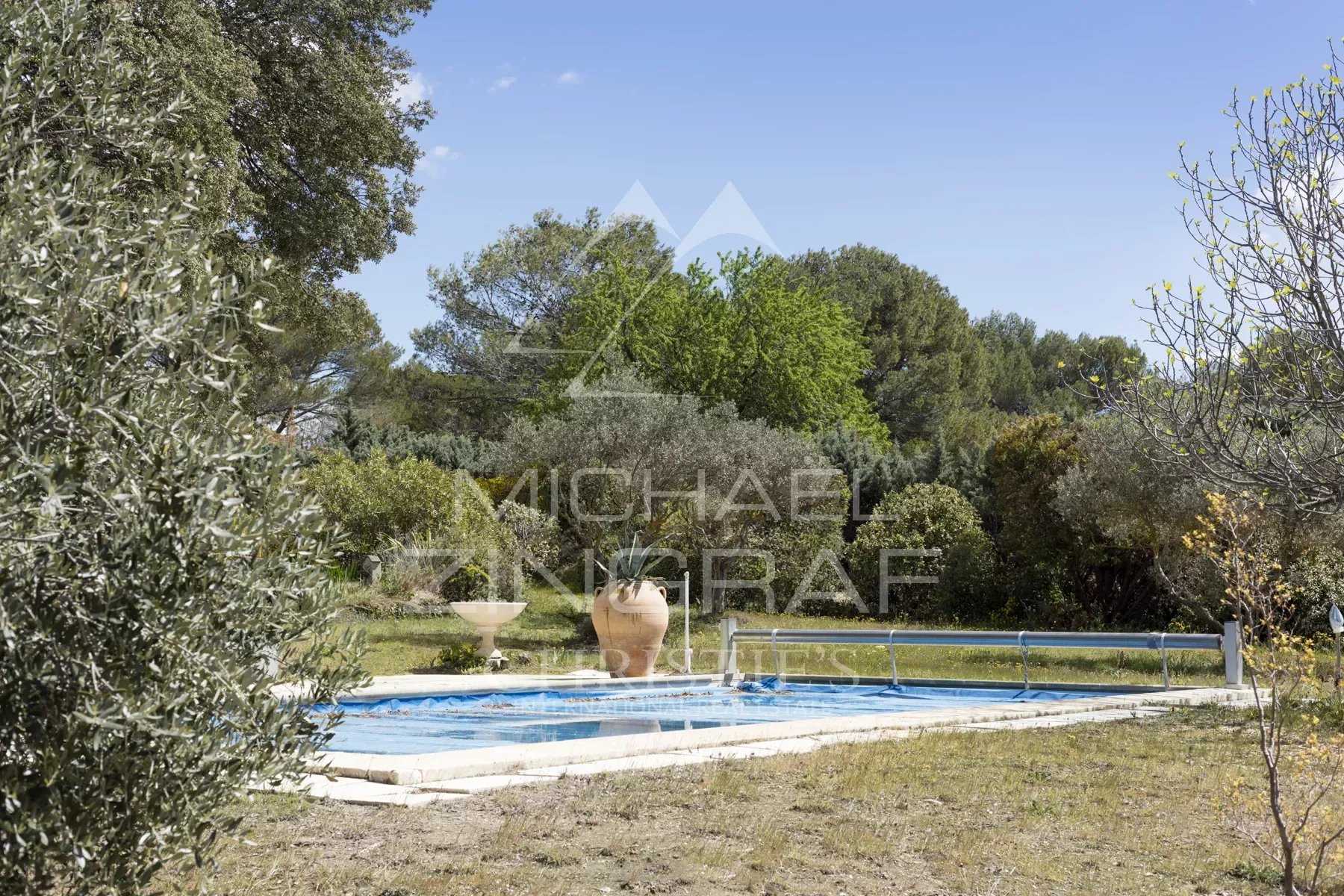 House in Lourmarin, Provence-Alpes-Cote d'Azur 12383172