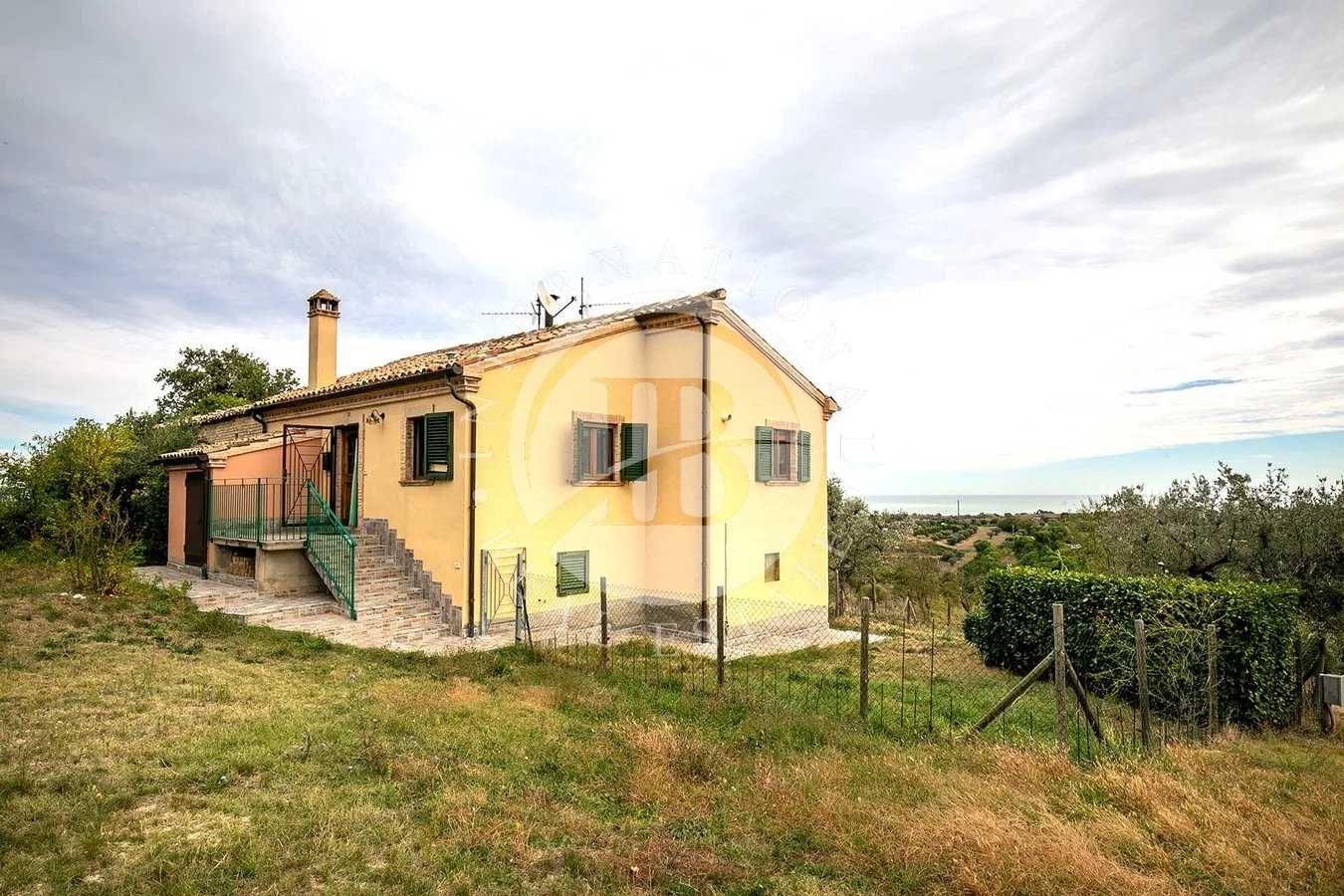 House in Ascoli Piceno, Marche 12383248