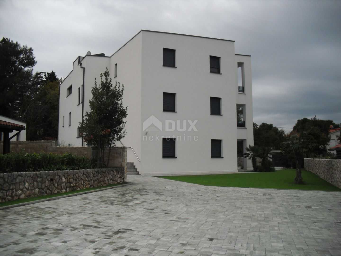 عمارات في Malinska, Primorje-Gorski Kotar County 12383672