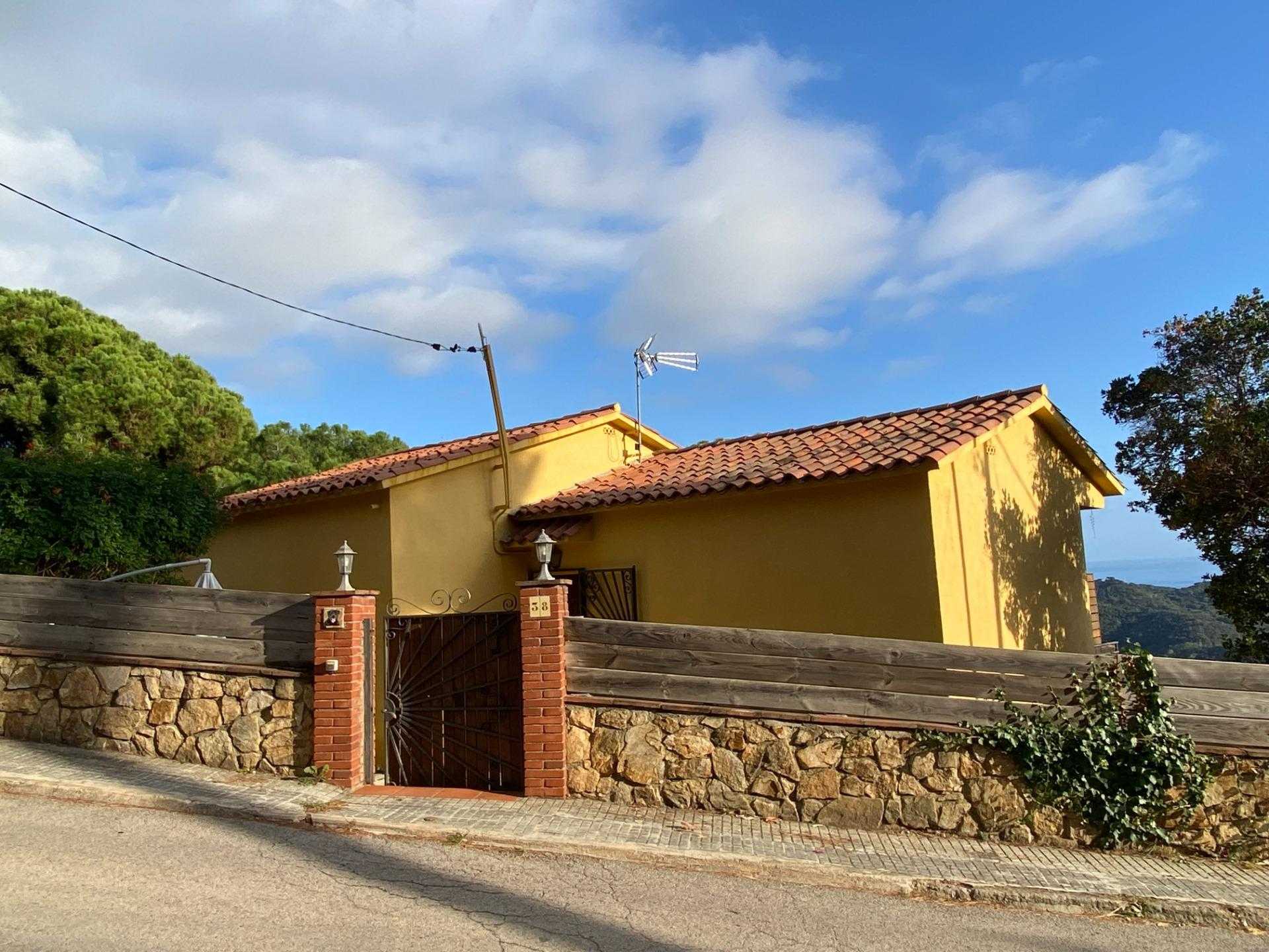 Hus i San Cipriano de Vallalta, Catalonien 12383712