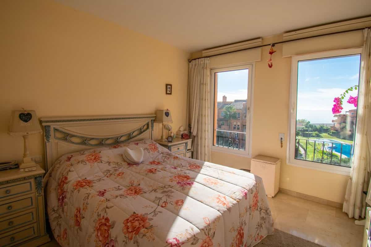 公寓 在 Puerto de la Duquesa, Andalusia 12384166
