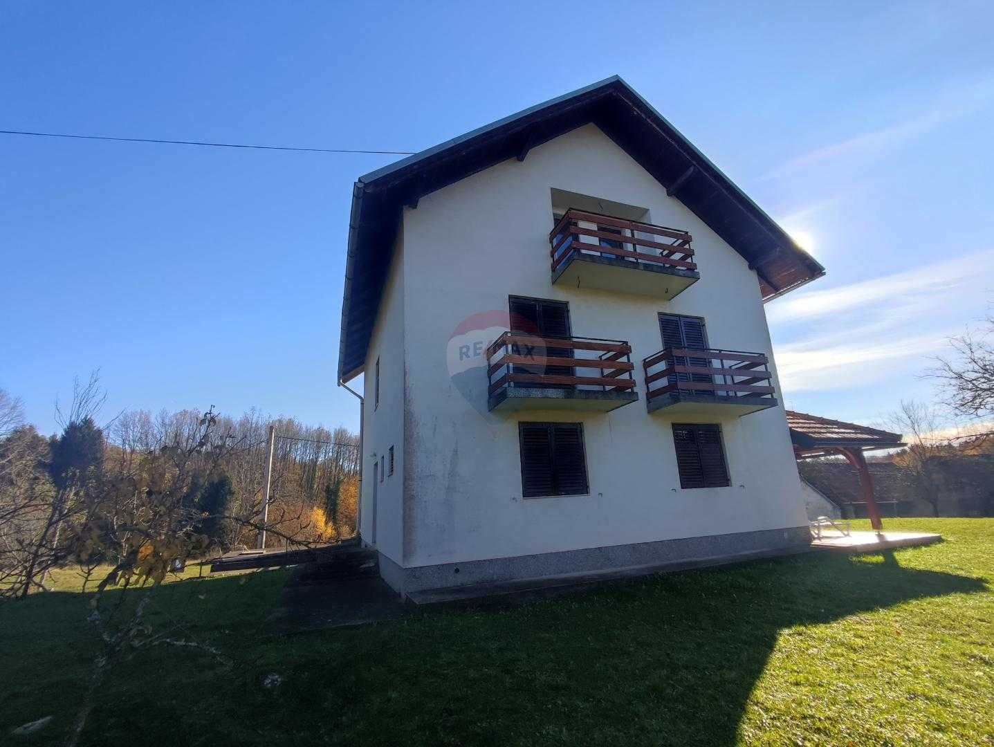 casa en Ogulín, Karlovačka Županija 12384285