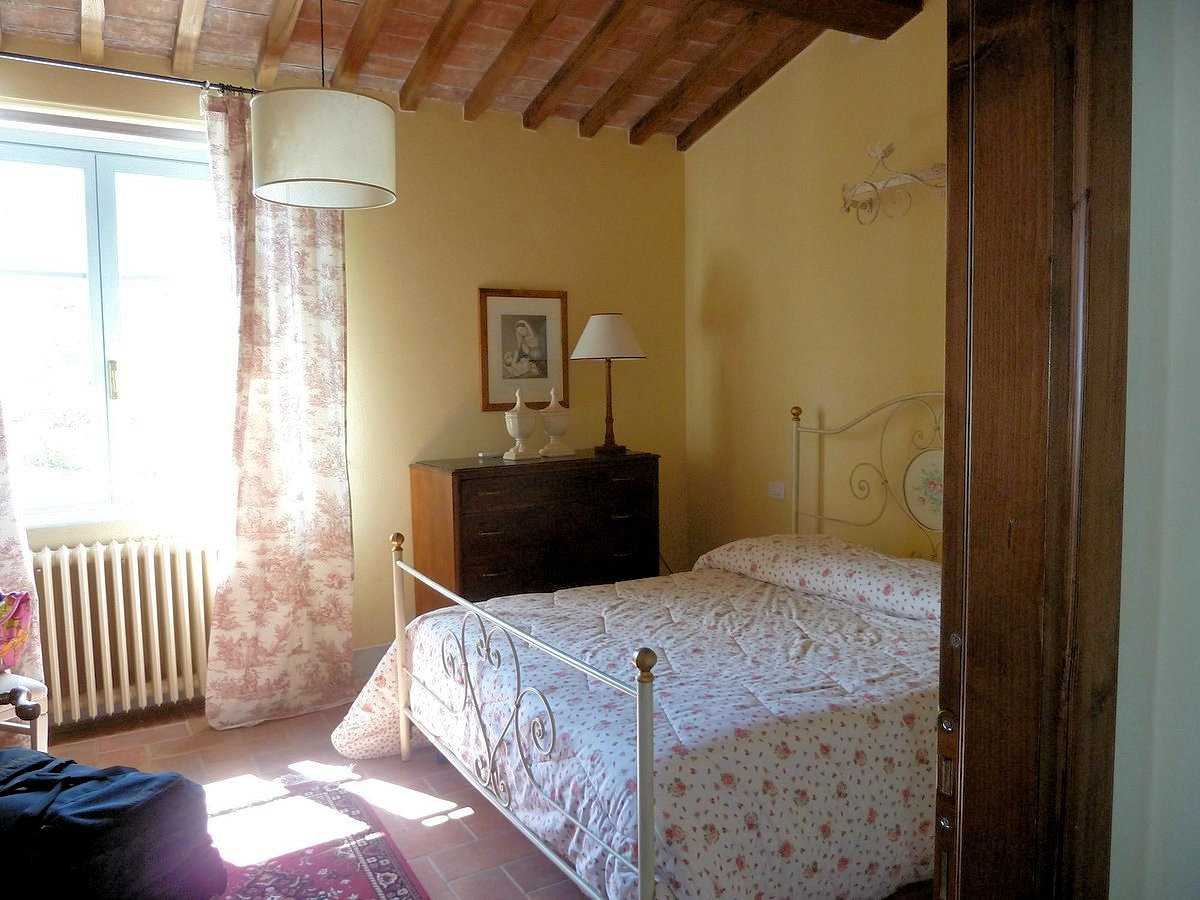 rumah dalam Pistoia, Tuscany 12385030