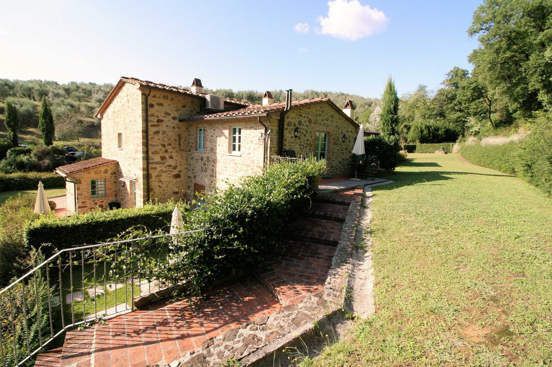rumah dalam Pistoia, Tuscany 12385030