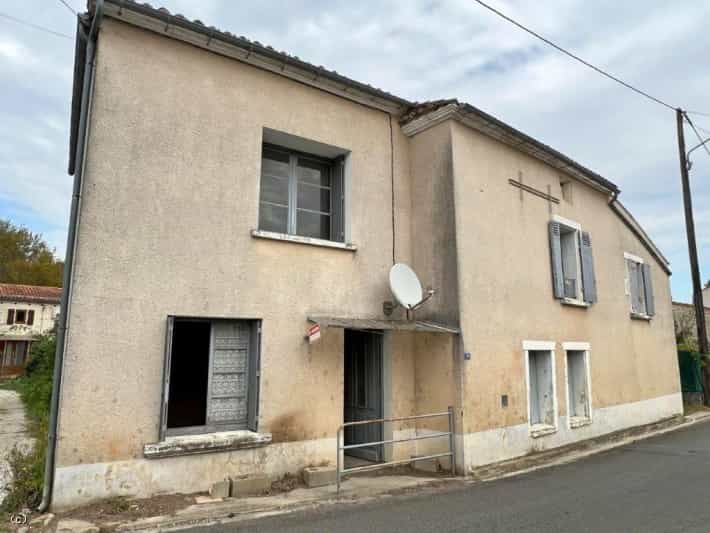 House in Mansle, Nouvelle-Aquitaine 12385282