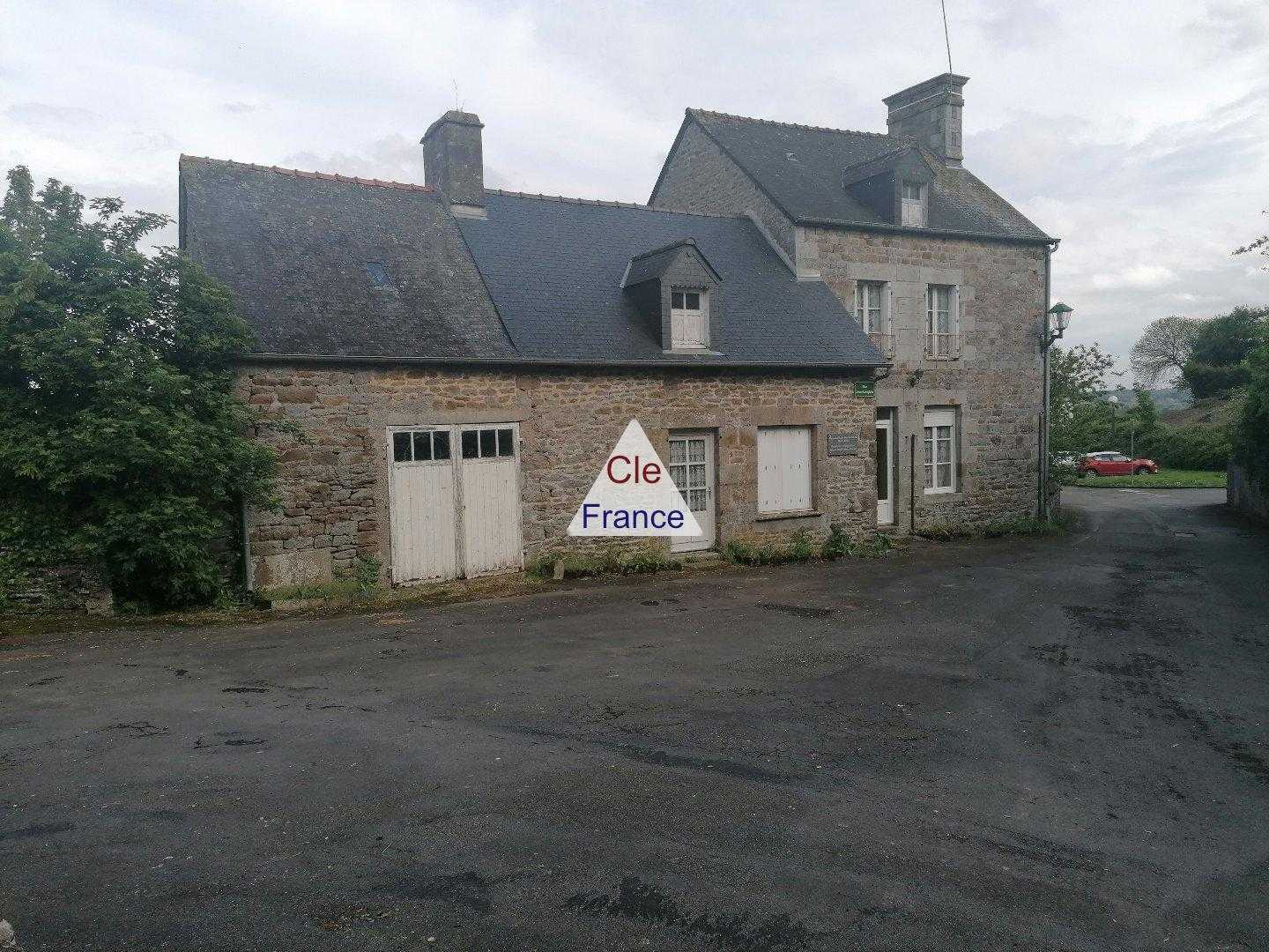 σπίτι σε Sougeal, Bretagne 12385318