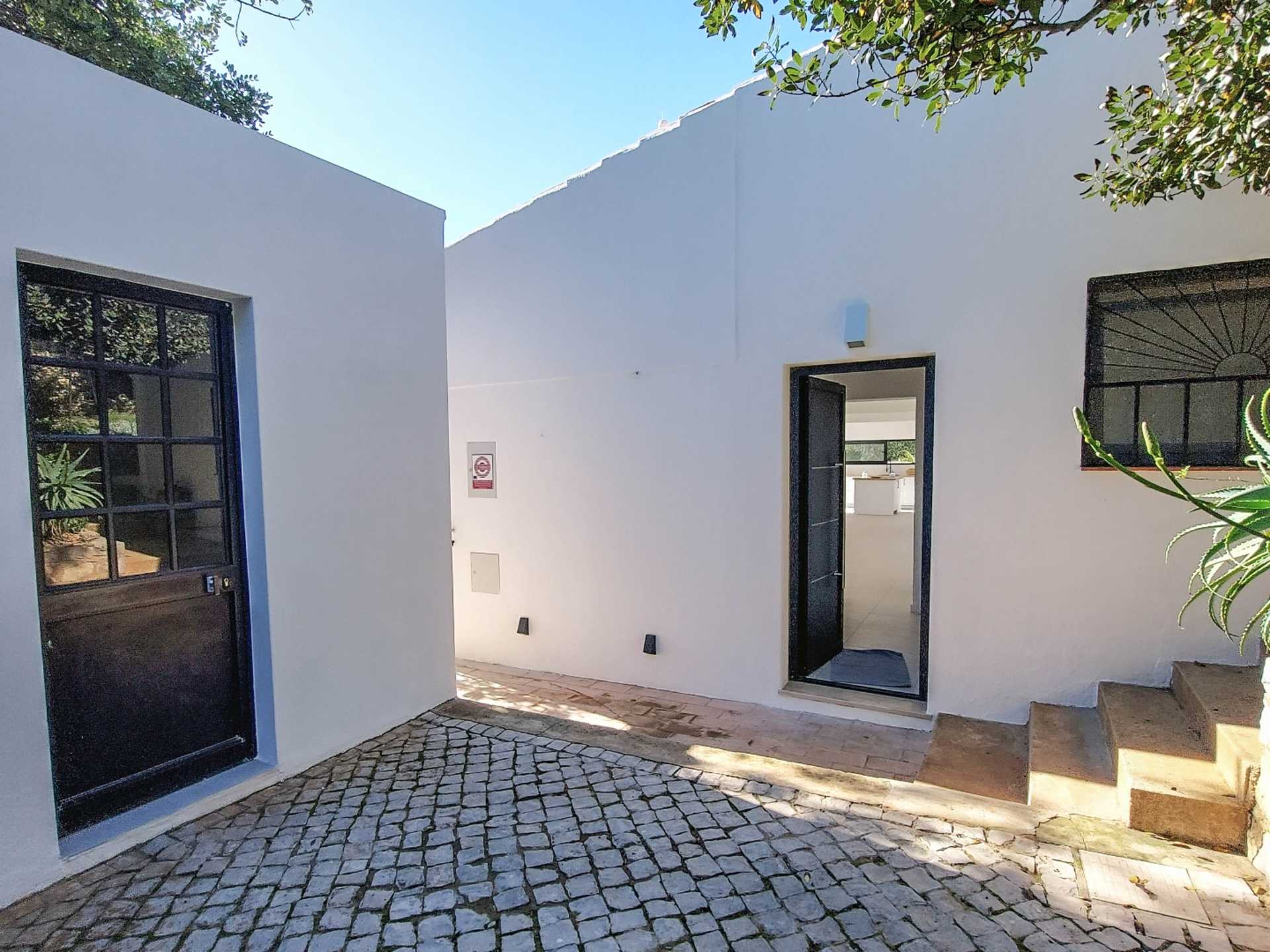 Résidentiel dans Santa Bárbara de Nexe, Faro 12386107