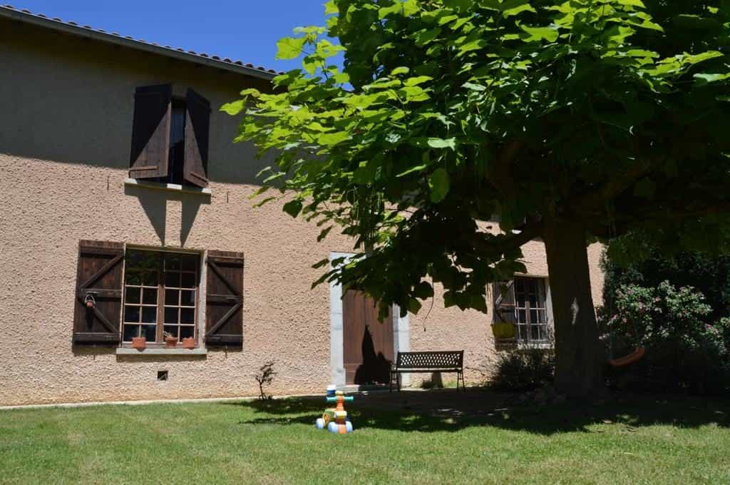 Будинок в Boulogne-sur-Gesse, Occitanie 12386215