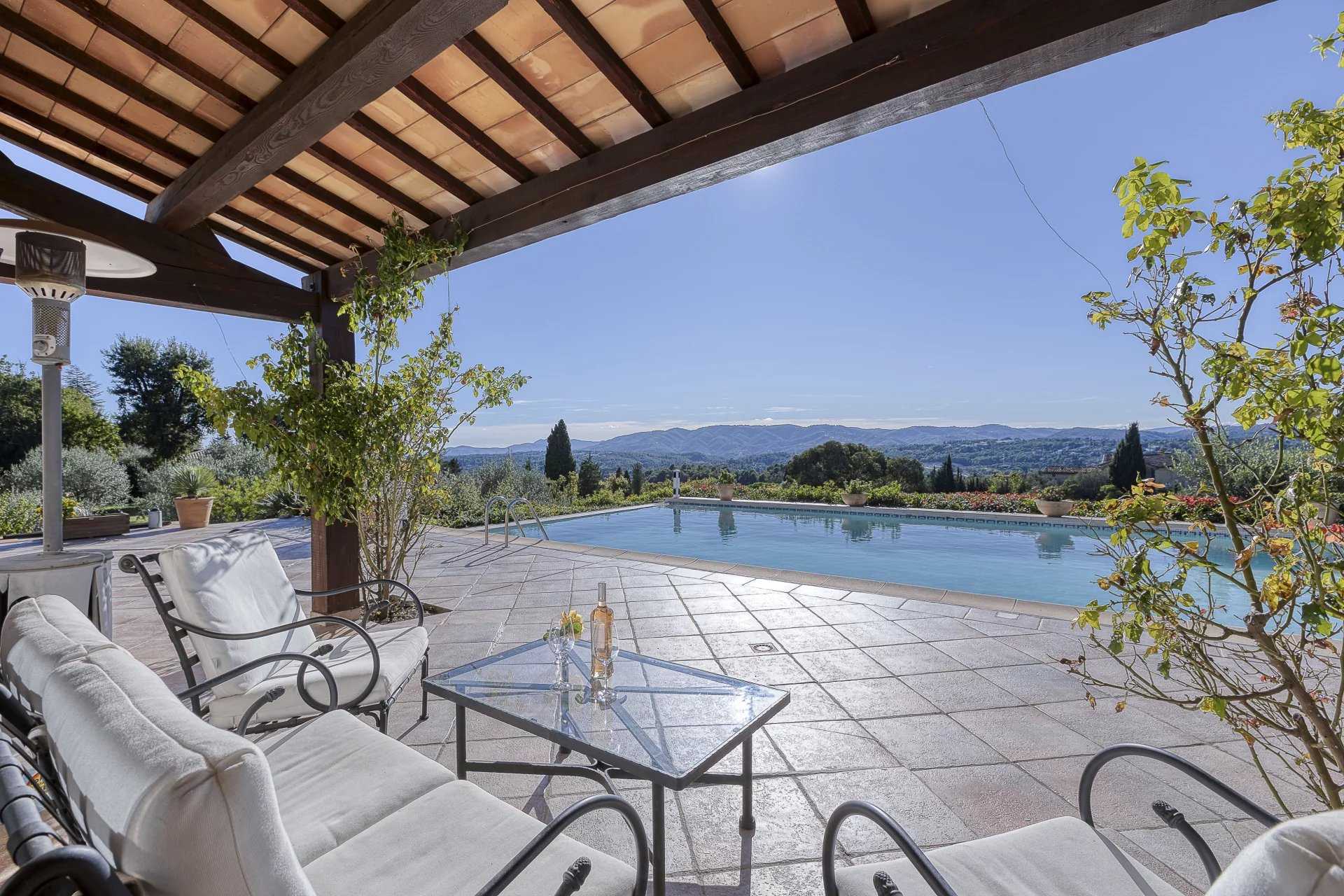 Hus i Grasse, Provence-Alpes-Cote d'Azur 12386240