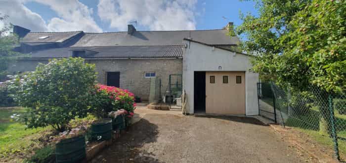 Rumah di Le Mené, Bretagne 12386814