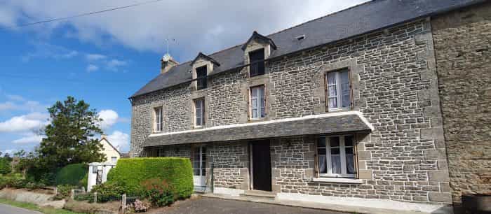 Hus i Le Mené, Bretagne 12386814