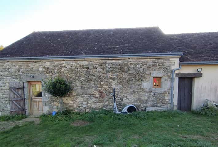 casa no Conde-sur-Sarthe, Normandia 12387040