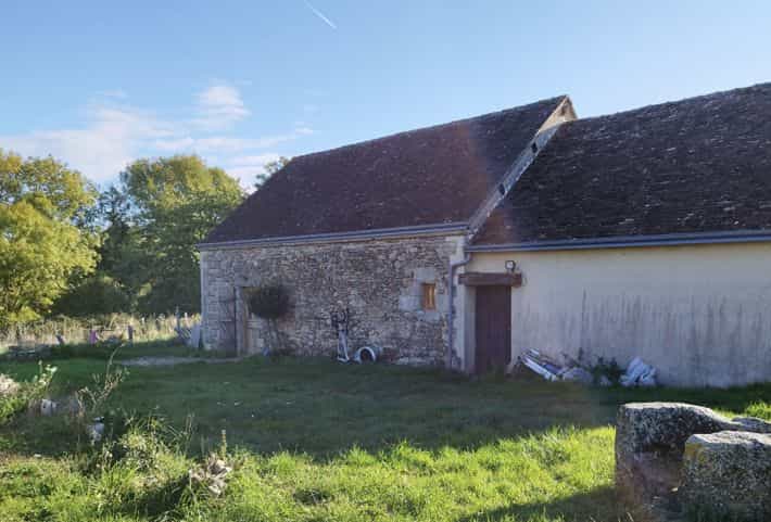 Dom w Conde-sur-Sarthe, Normandia 12387040