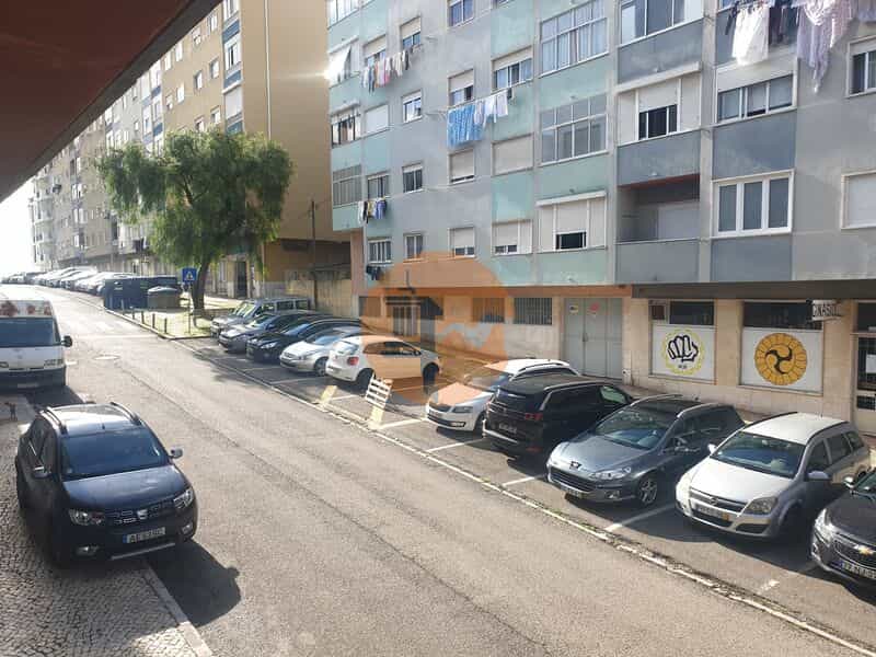 Eigentumswohnung im A da Beja, Lissabon 12387844