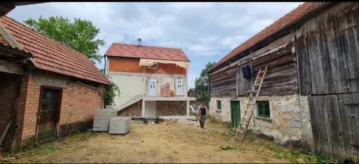 집 에 Brinje, Ličko-senjska županija 12387965