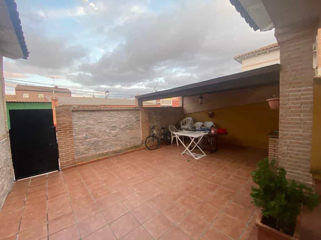 House in Villamiel de Toledo, Castilla-La Mancha 12388068