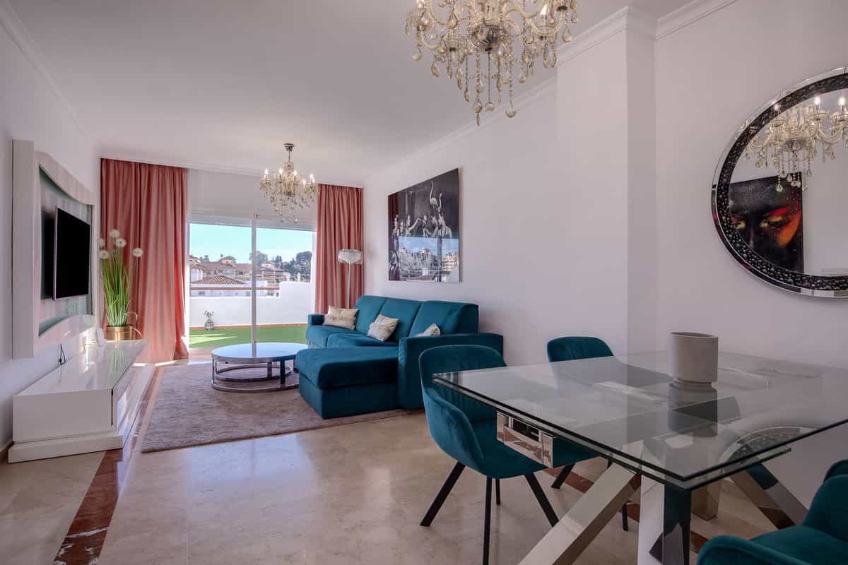 Condominium in Estepona, Andalusia 12388217