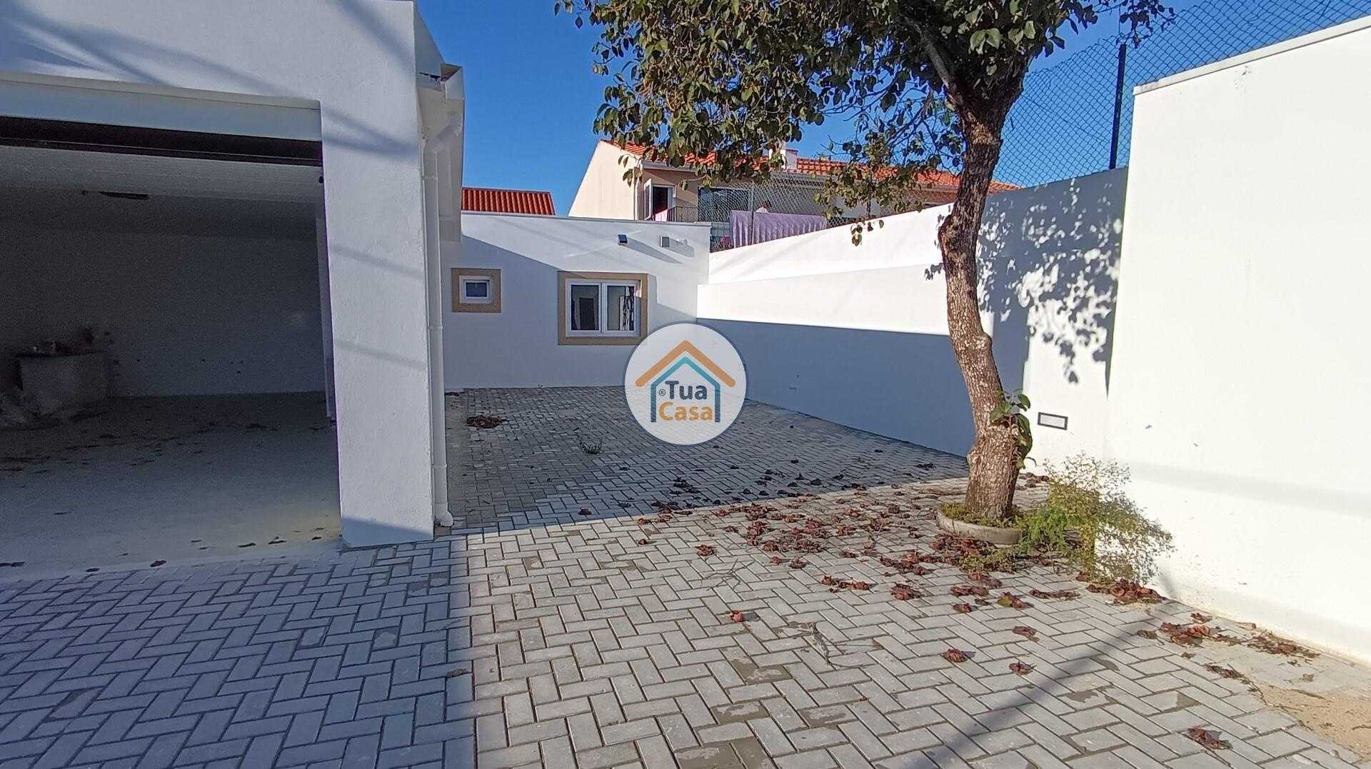 House in Ilhavo, Aveiro District 12388248