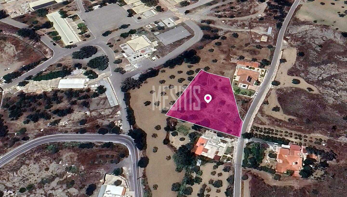 Γη σε Agia Varvara, Nicosia 12388626