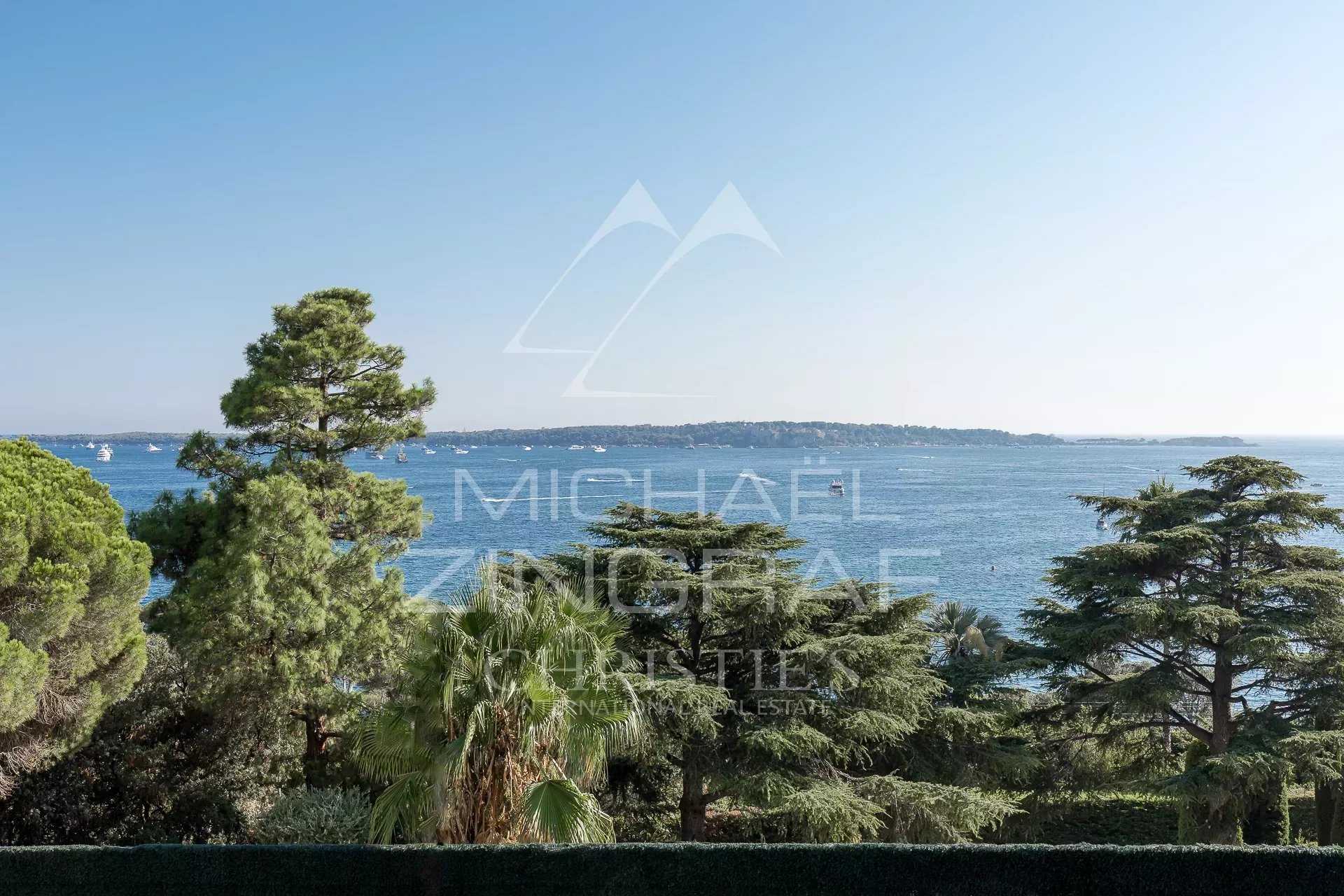 Residential in Cannes, Alpes-Maritimes 12389042