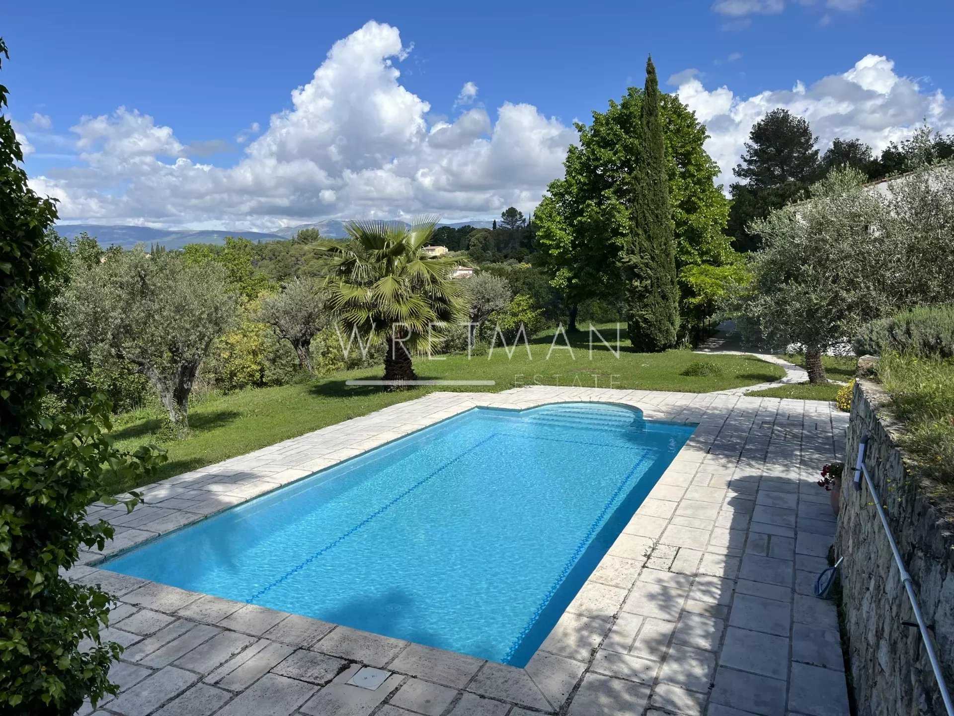 rumah dalam Montauroux, Provence-Alpes-Côte d'Azur 12389073