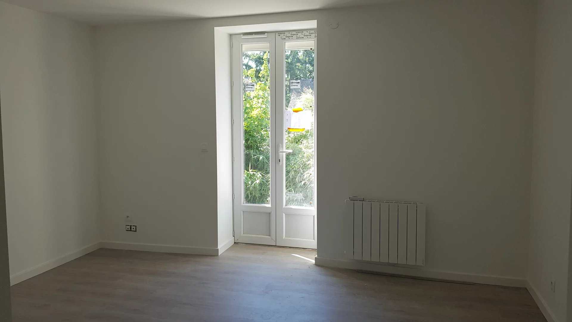 公寓 在 La Chapelle-de-Guinchay, Bourgogne-Franche-Comte 12389086
