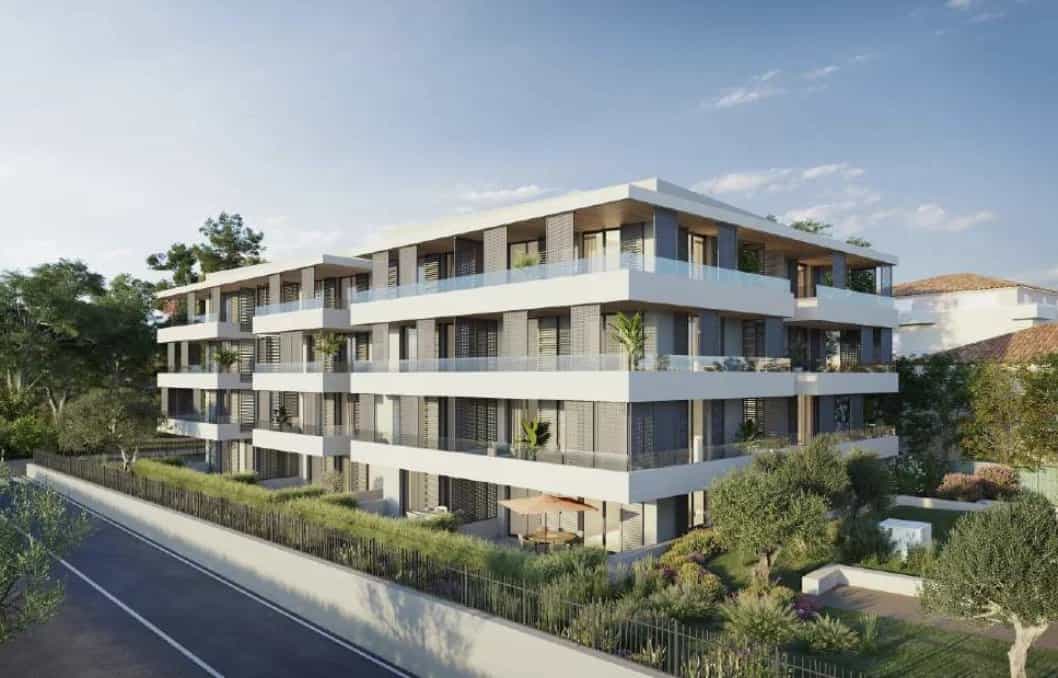 Condominium dans Villeneuve Loubet, Provence-Alpes-Côte d'Azur 12389100