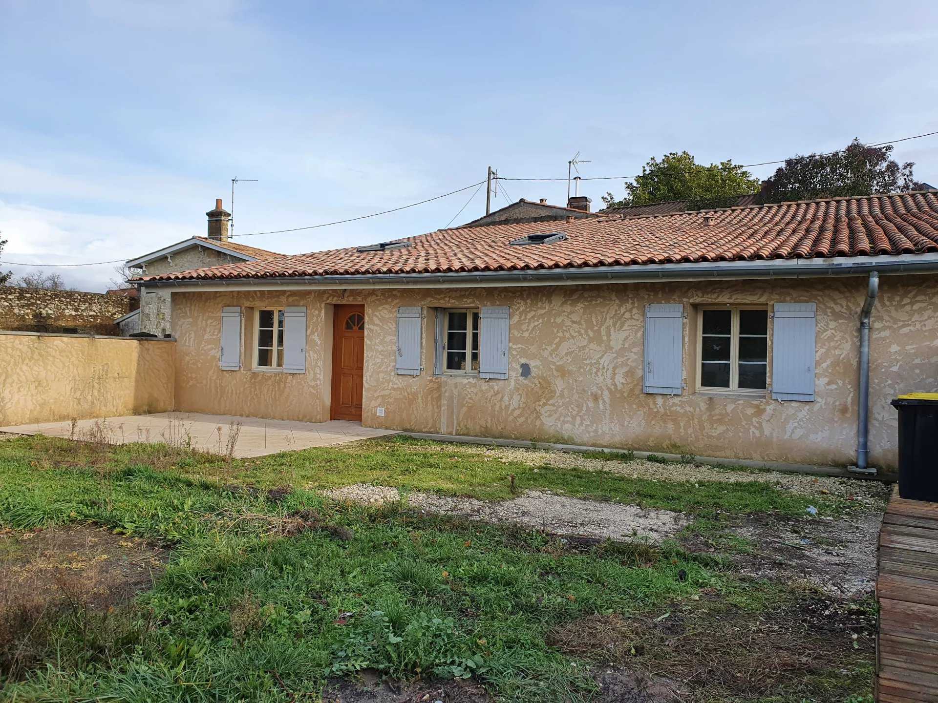 House in Berson, Nouvelle-Aquitaine 12389119