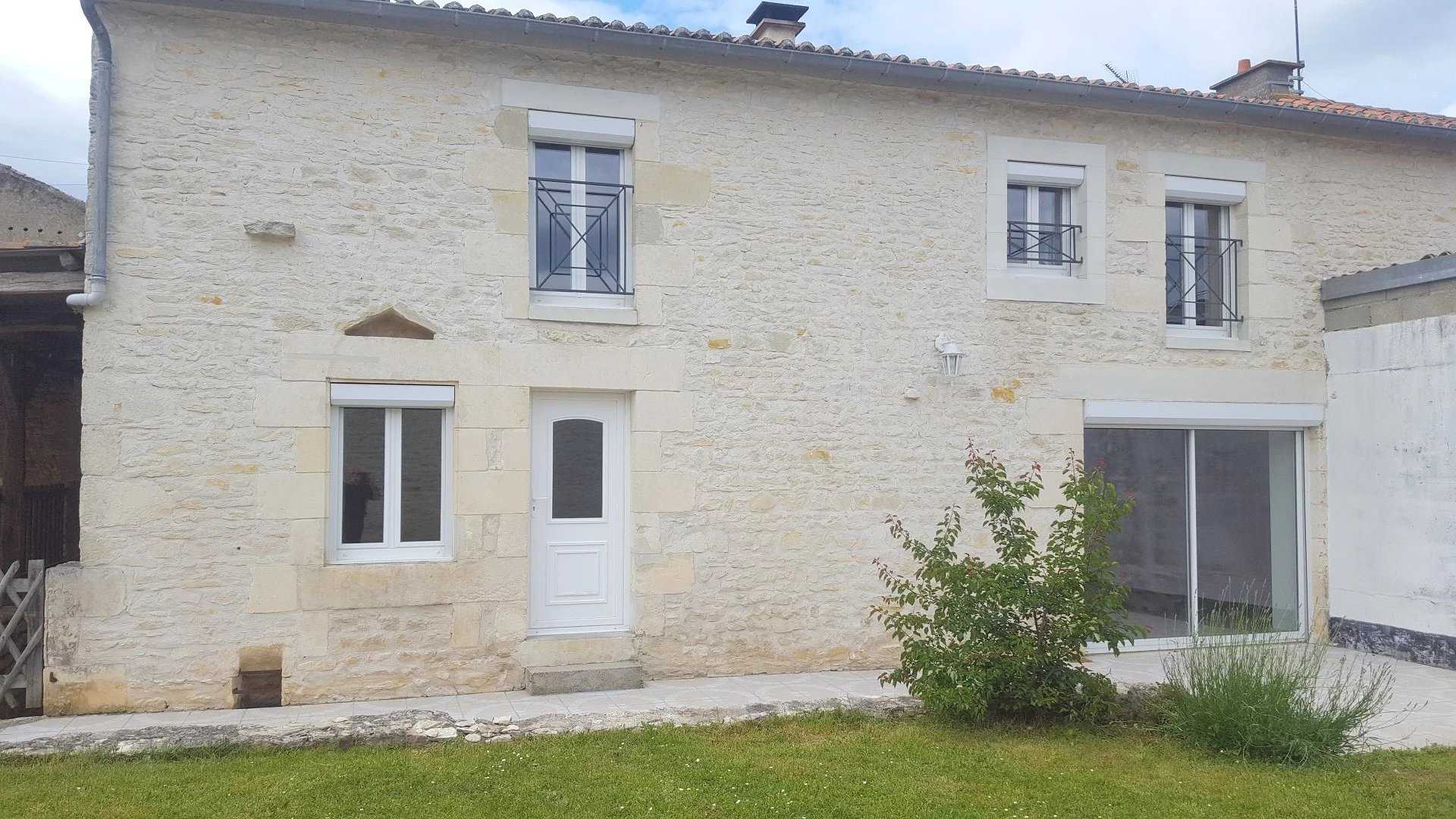 Talo sisään Vendeuvre-du-Poitou, Nouvelle-Aquitaine 12389207