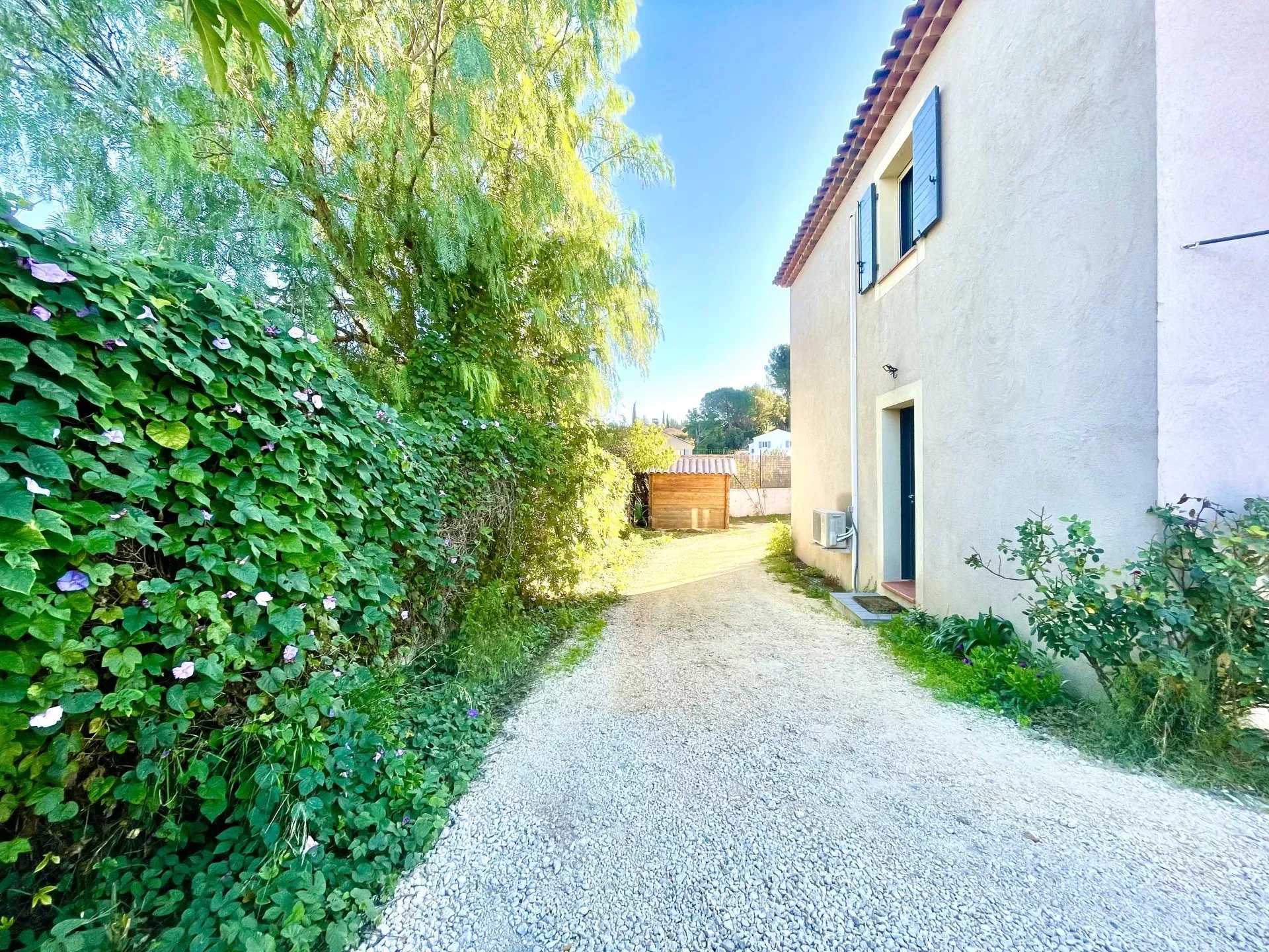 Hus i Le Castellet, Provence-Alpes-Cote d'Azur 12389223