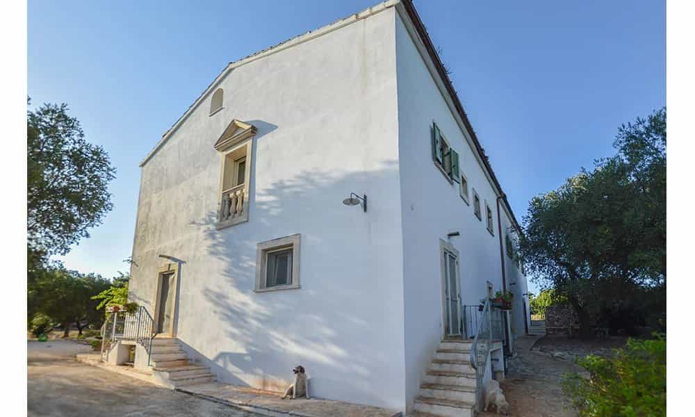 House in Ostuni, Brindisi 12389247