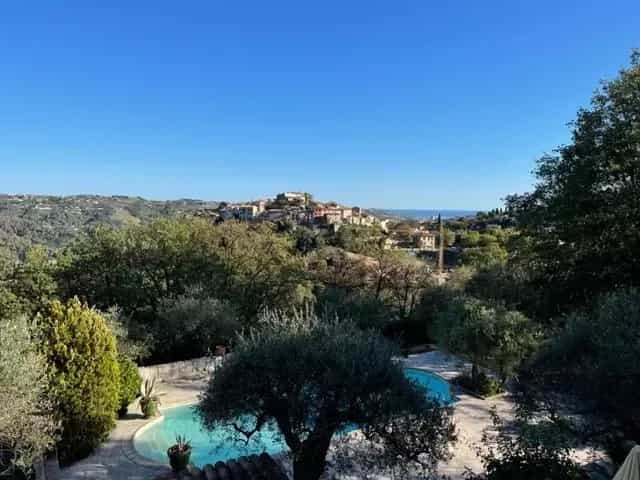 rumah dalam Figanieres, Provence-Alpes-Côte d'Azur 12389251