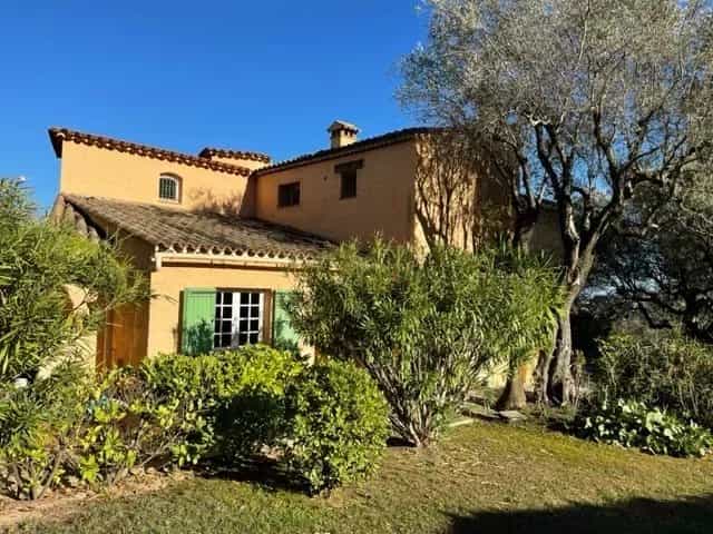 rumah dalam Figanieres, Provence-Alpes-Côte d'Azur 12389251