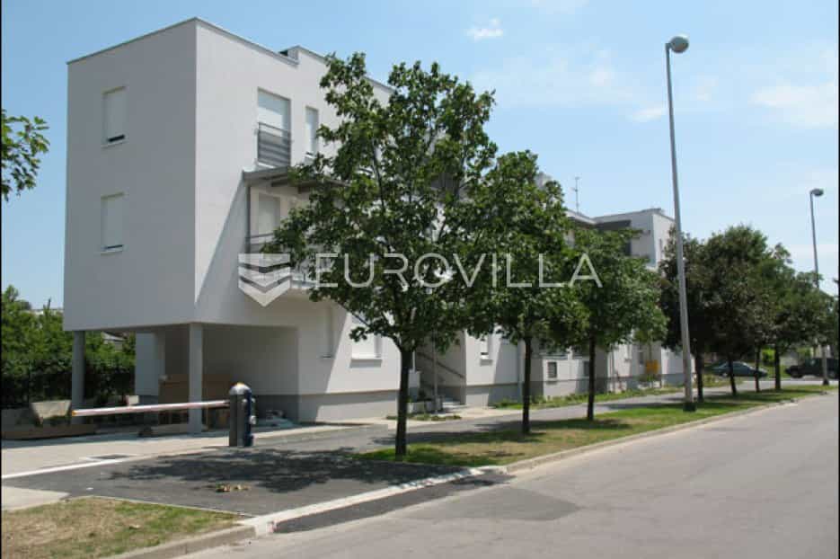 Condominium in Zagreb,  12389495
