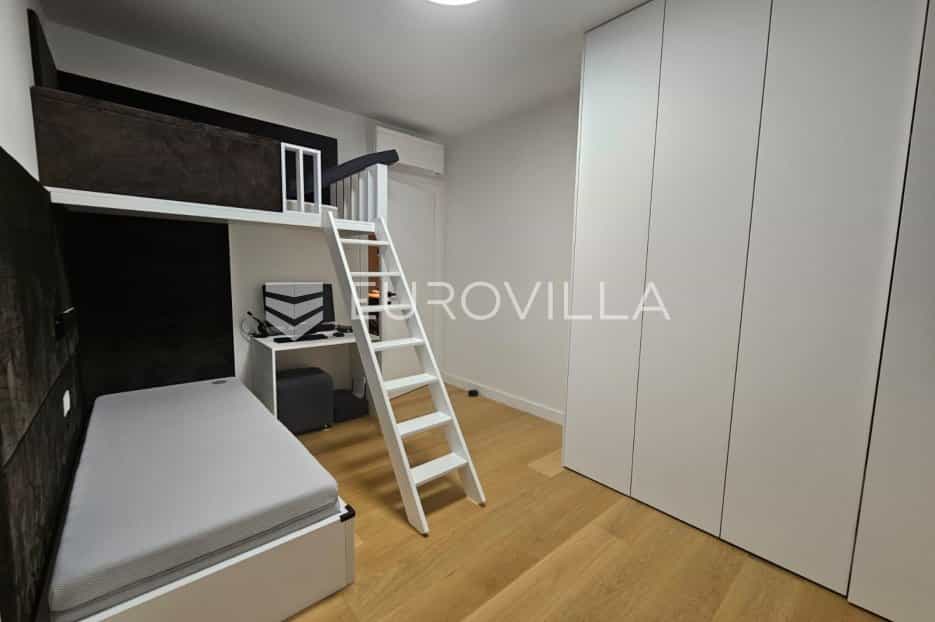 公寓 在 Rijeka, Primorsko-goranska županija 12389803