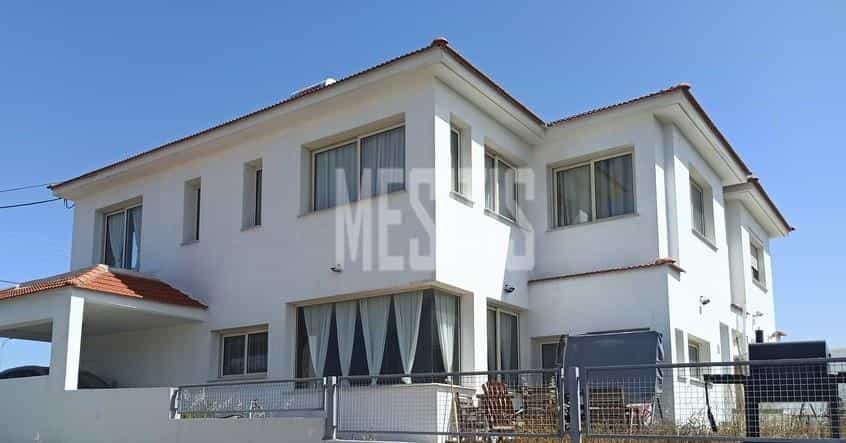 房子 在 Strovolos, Nicosia 12389967
