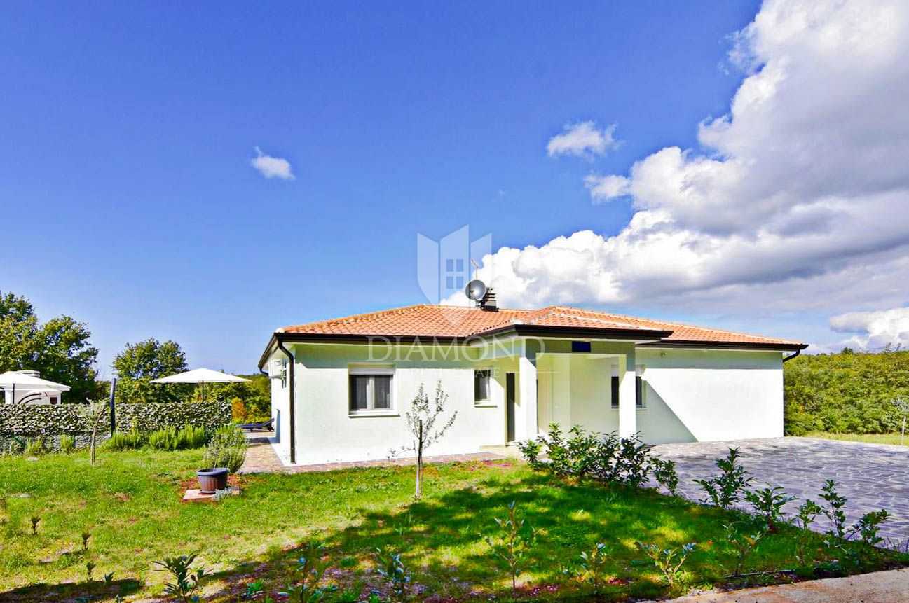 House in Brtonigla, Istria County 12390088