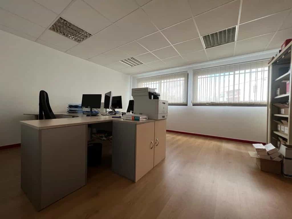 辦公室 在 Gradignan, Nouvelle-Aquitaine 12390869