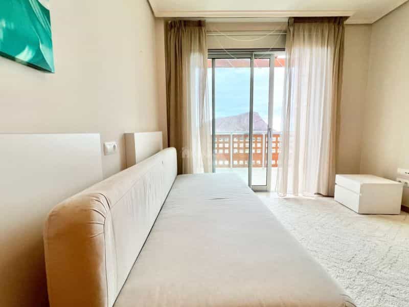 Condominium in El Medano, Canary Islands 12392258