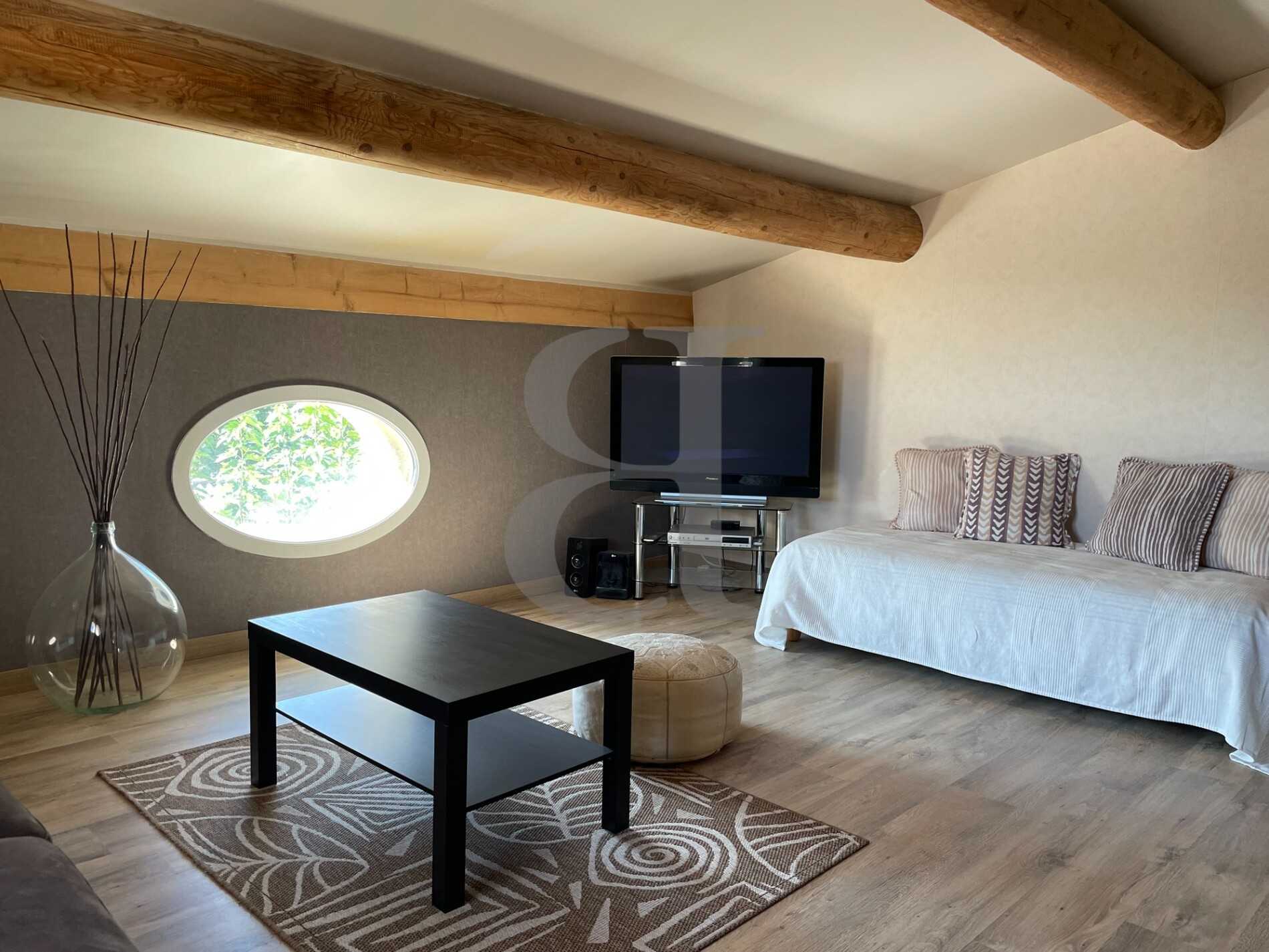 Будинок в Vaison-la-Romaine, Provence-Alpes-Côte d'Azur 12392610